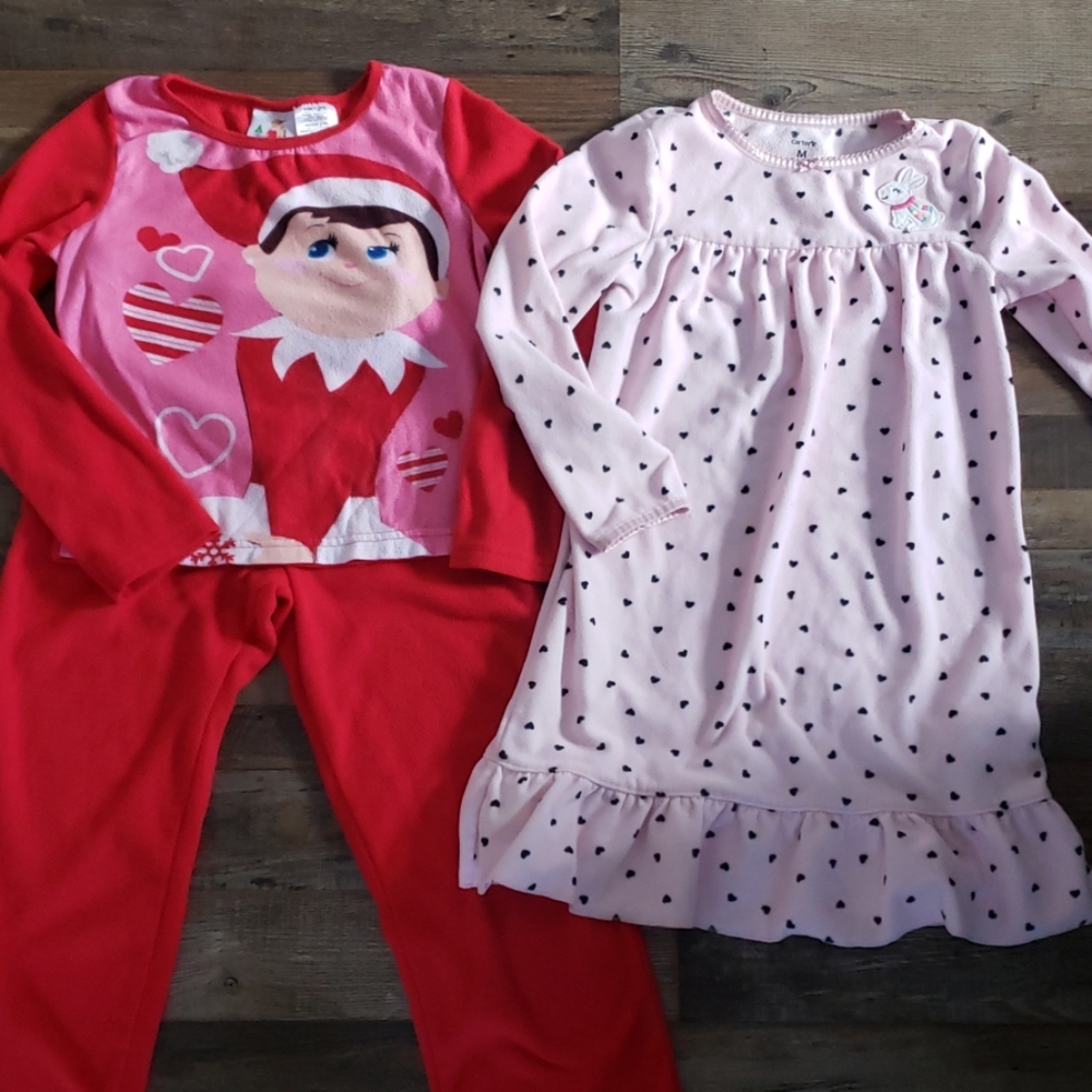 Bundle of 2 pajamas size medium 7/8